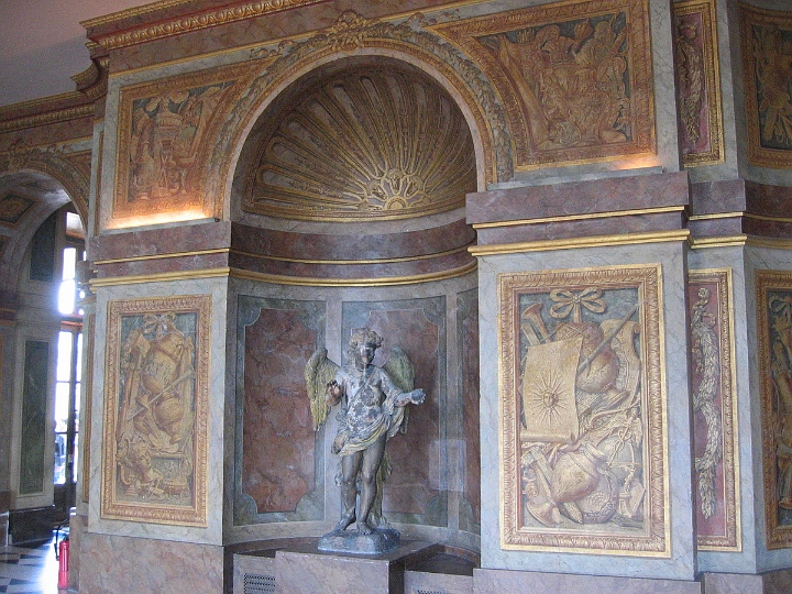 120 Versailles Mesdames apartments.jpg